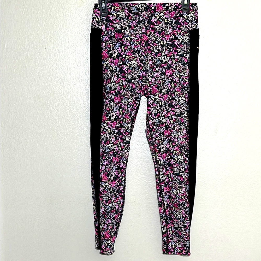 PINK Victoria's Secret Pink and Black Geometric Leggings